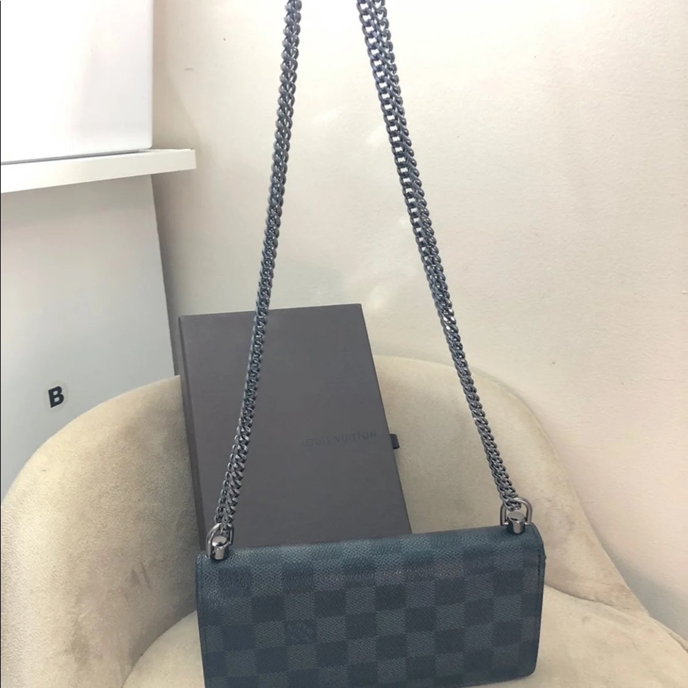 Authentic Louis Vuitton wallet - Picture 3 of 11